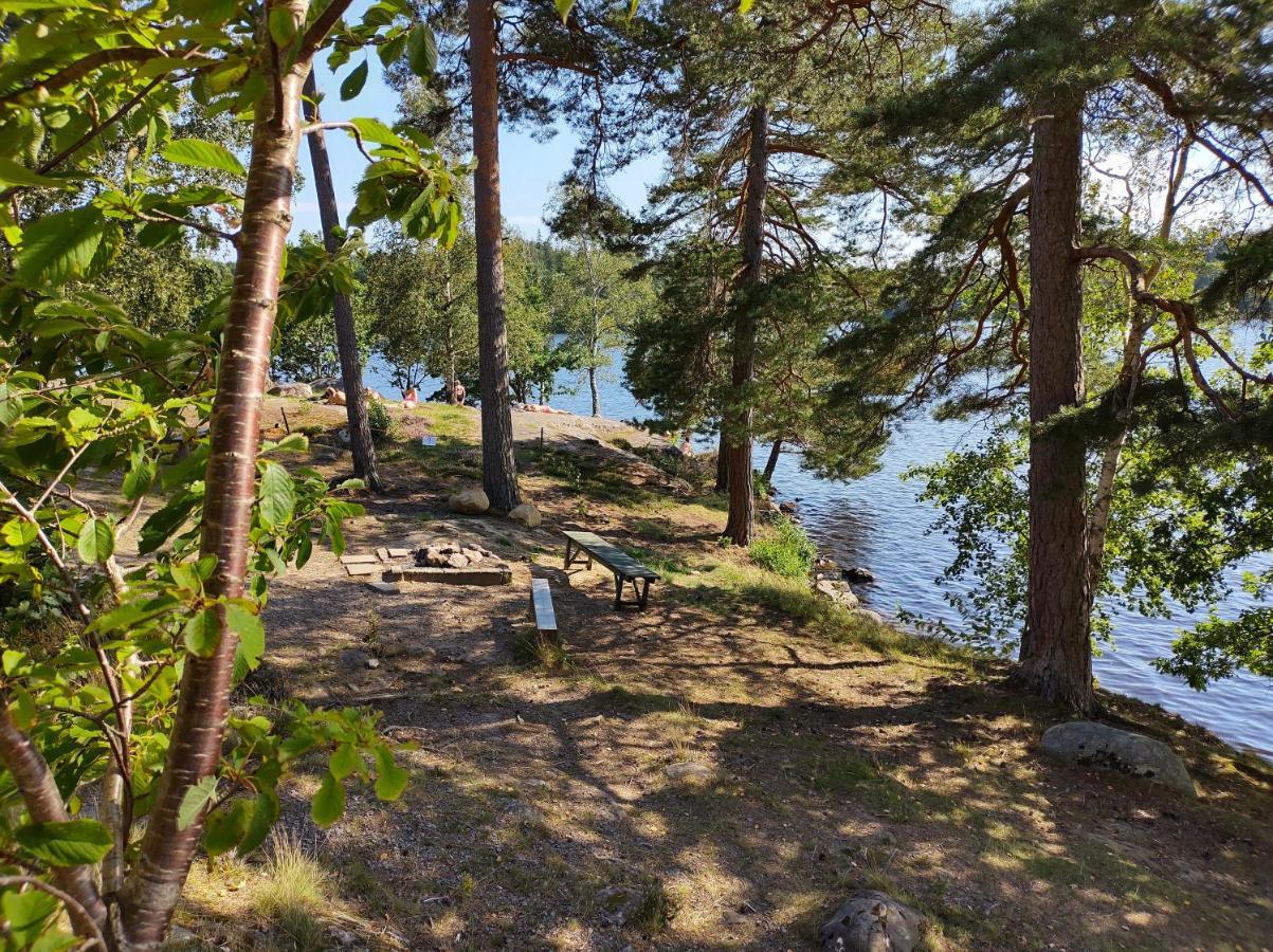 Varhaga Vandrarhem Sjuntorp Extérieur photo