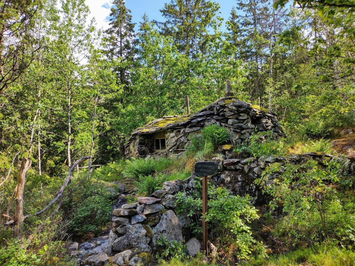 Varhaga Vandrarhem Sjuntorp Extérieur photo