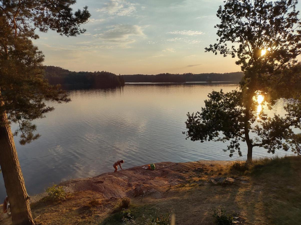Varhaga Vandrarhem Sjuntorp Extérieur photo