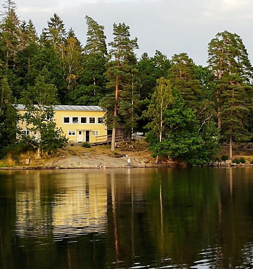 Varhaga Vandrarhem Sjuntorp Extérieur photo