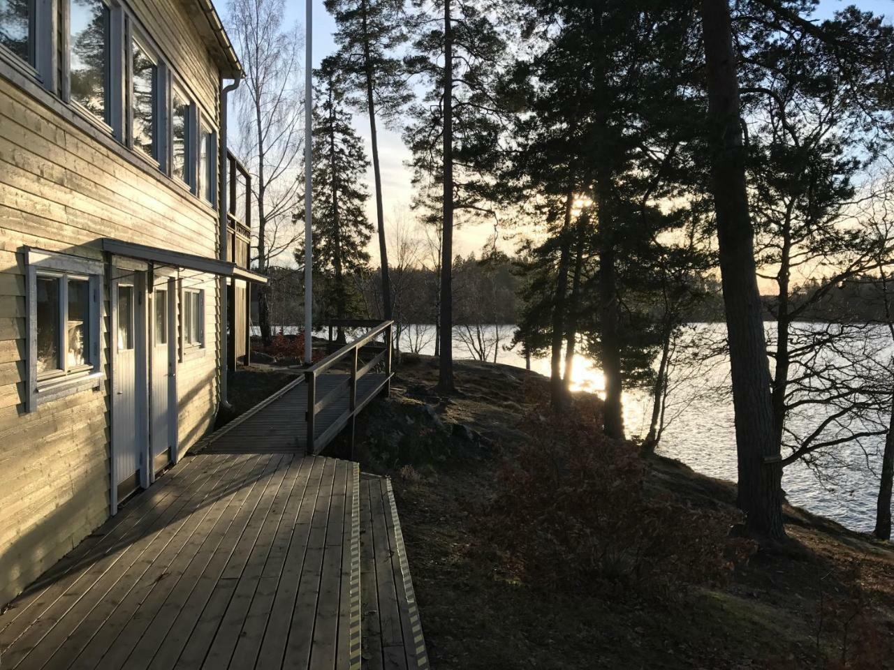 Varhaga Vandrarhem Sjuntorp Extérieur photo